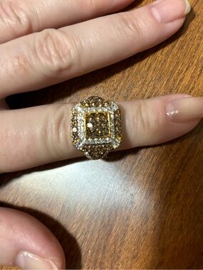 Champagne brilliance with Swarovski crystals Gold-Tone Crystal Cocktail Ring